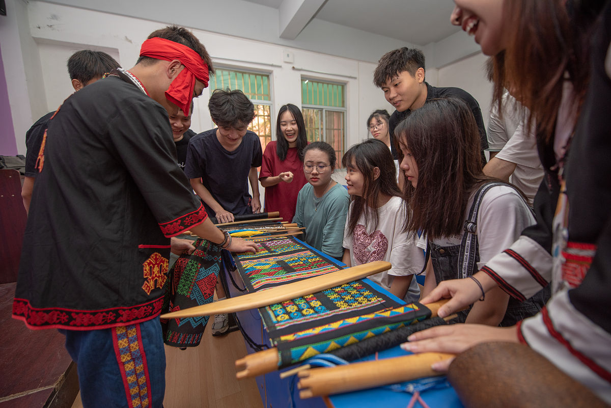 黄冈科技职业学院专业设置详解：机械、电气、计算机、建筑、汽车等