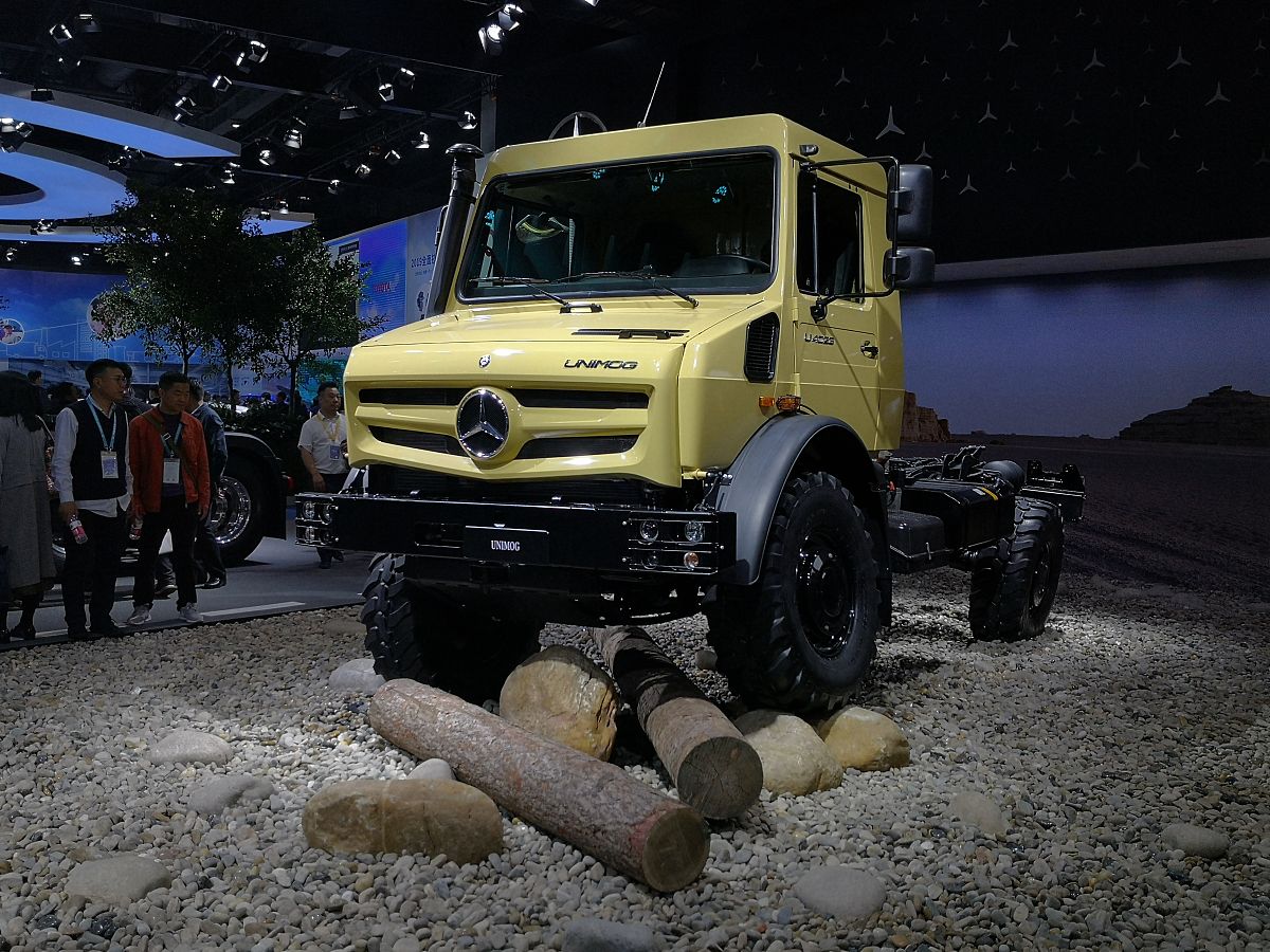 奔驰6x6皮卡：性能强悍，豪华舒适，价格昂贵