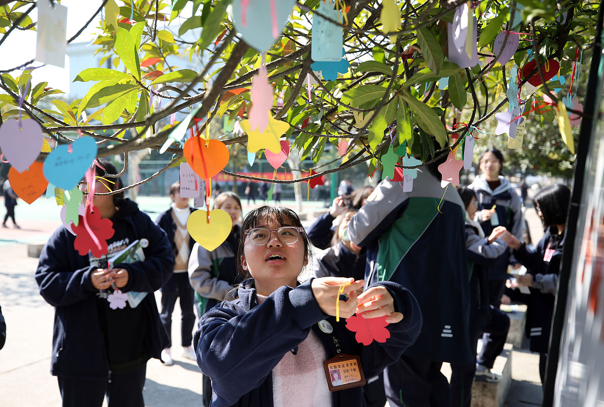 重庆中专学校：值得选择吗？职业教育优势与发展