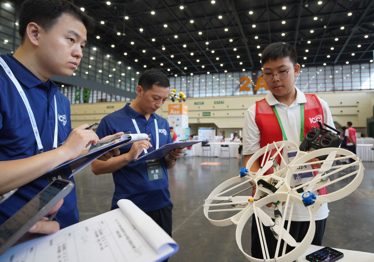 读航空学校，高中生适合吗？