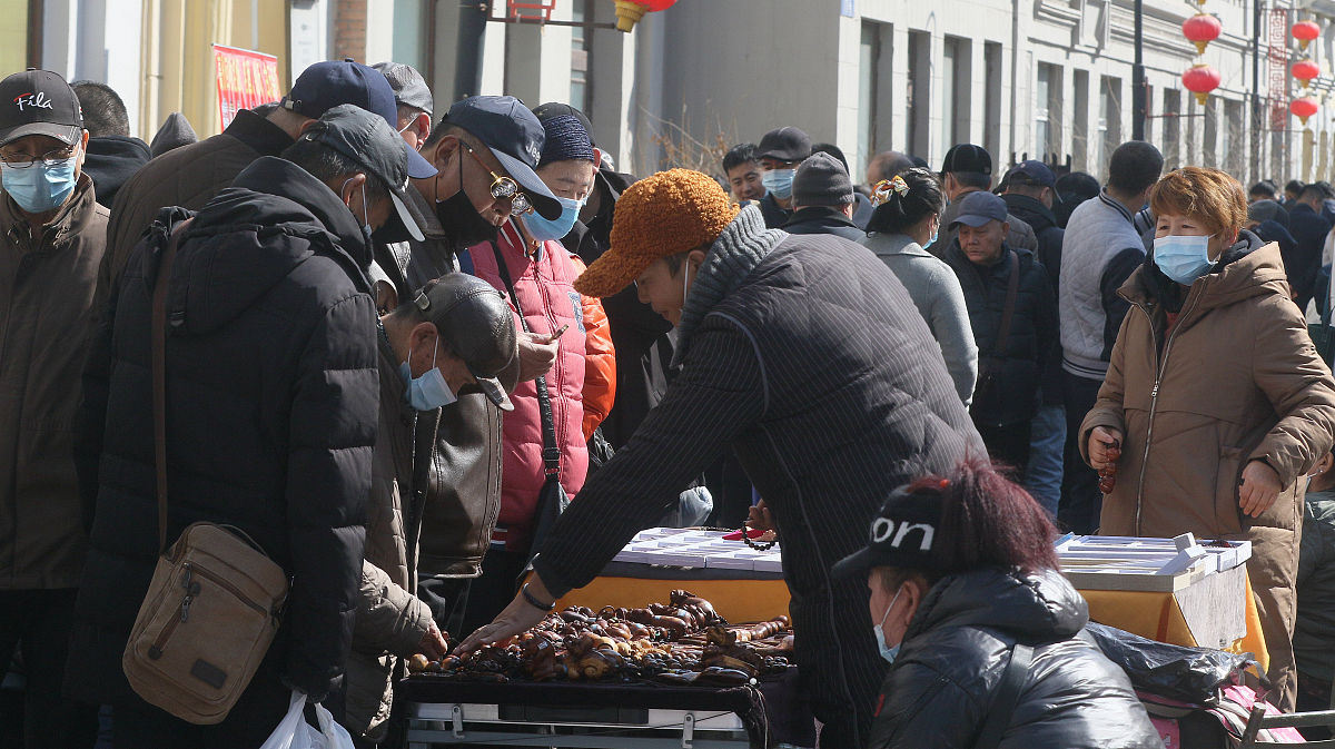 2021年3月13日,哈尔滨,恢复正常生产生活秩序的首个周末,道外古旧文玩