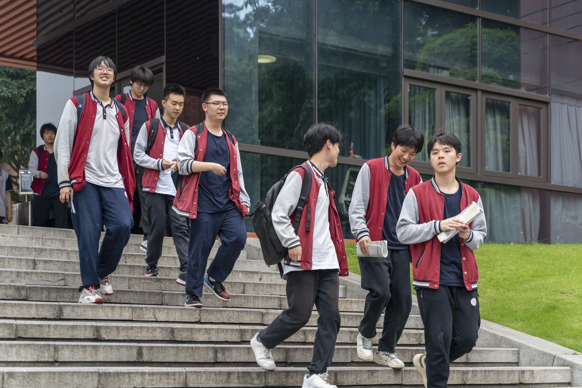 重庆2022年初中生可以读哪些电子商务学校