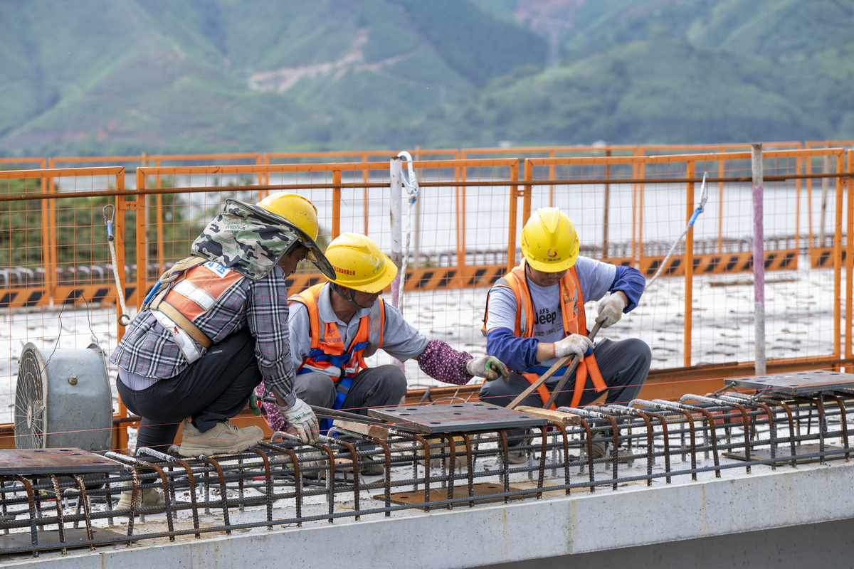 土木工程专业学生施工现场紧急安全事故处理方案实习经历 - 以JH河道修建项目为例