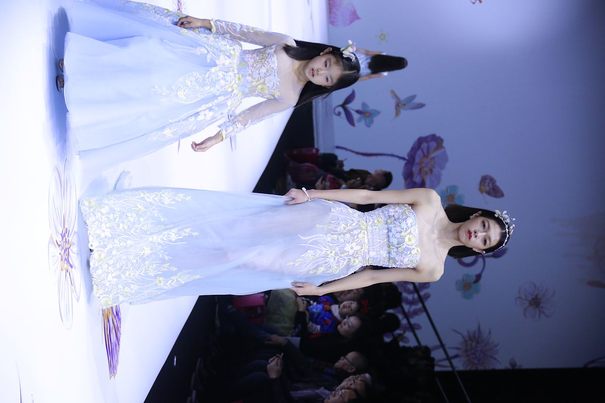 二年级作文：我想养一只小狗