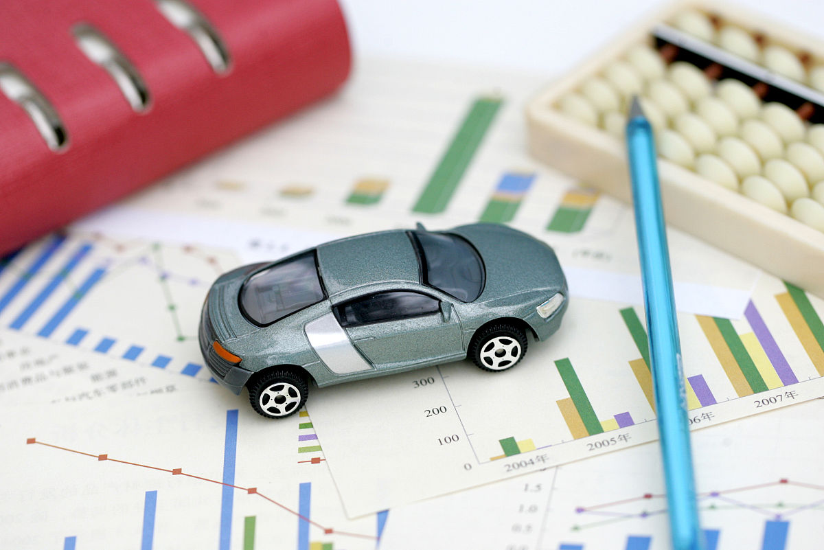 需要分别可视化三种P值678下的考虑均衡性和不考虑两种均衡性的配送成本、客户效用、紧凑性和车辆数量四个目标的比较如何展示在一张图上？怎么展示最合适？