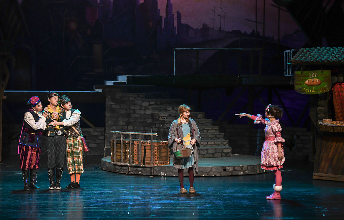 卖火柴的小女孩：一个令人心碎的童话故事