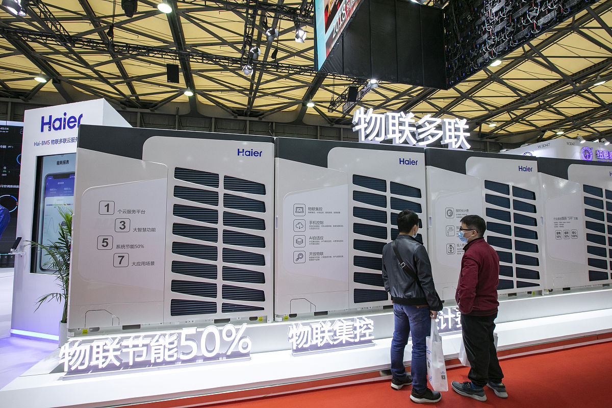 估算一栋5层的实验楼开一天中央空调制冷的耗电量楼面积26300平方米层高4米共五层