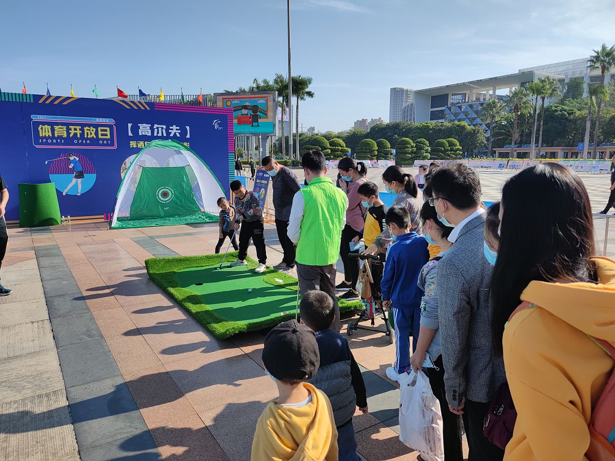 🎡🎉 超好玩的游园会来啦！| 日期：[游园会日期] | 地点：[游园会地点]