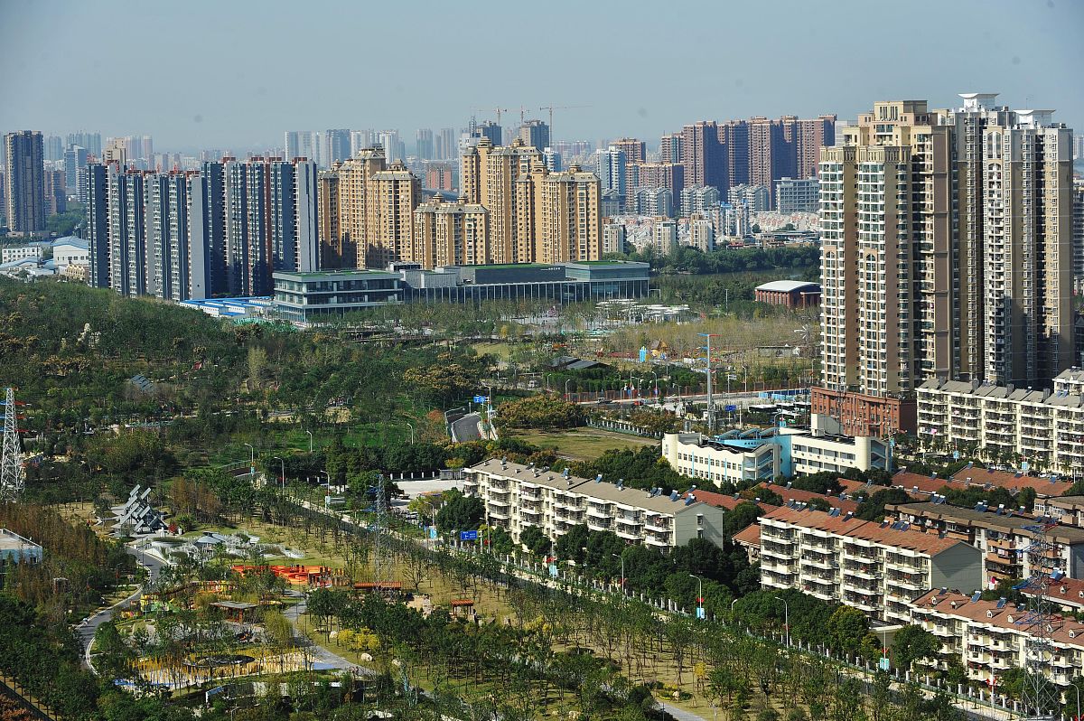 2015年10月27日,武汉市东西湖区,园博园周边楼市住宅.