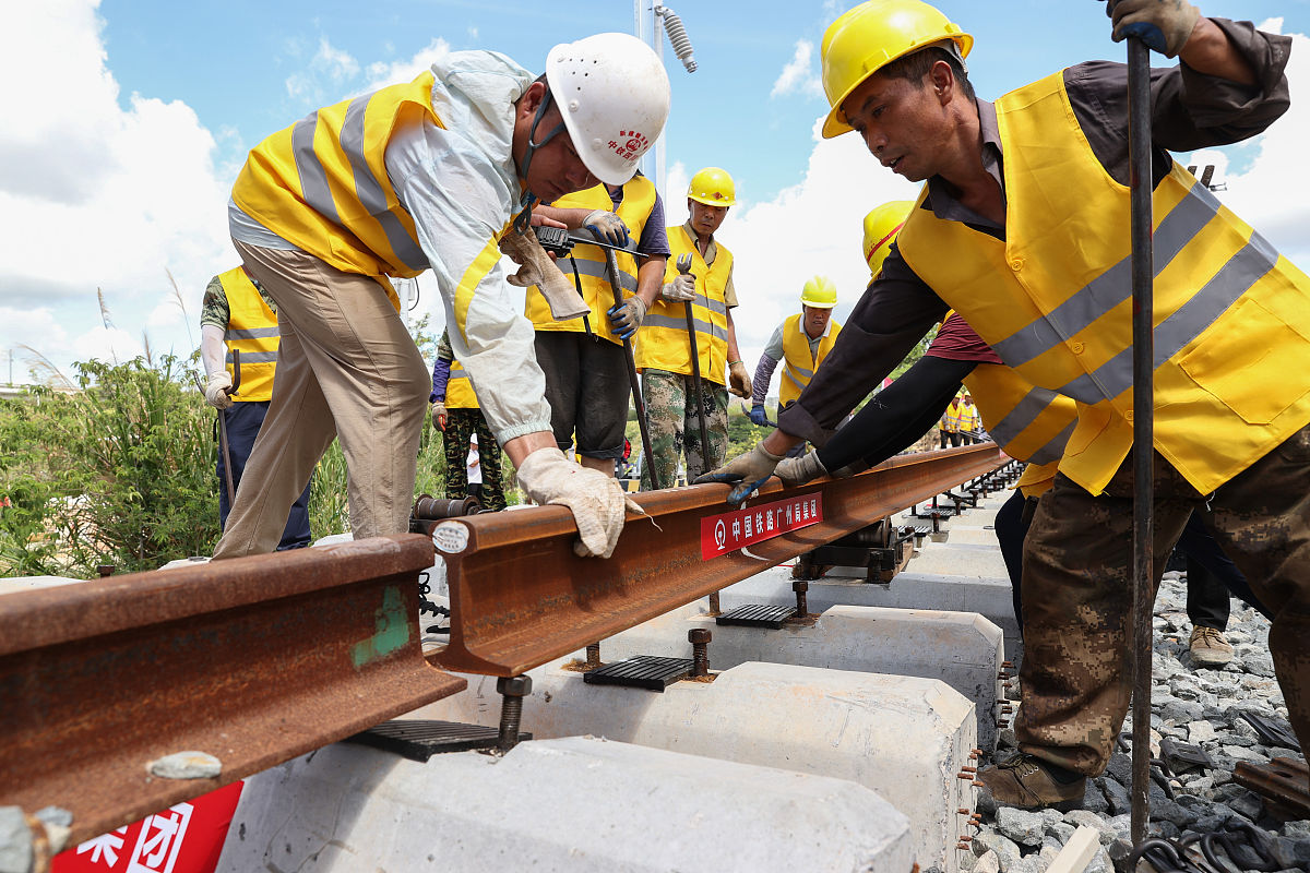 深圳沙湾到深圳北站有多远