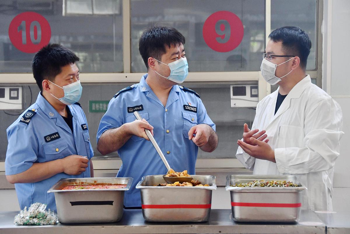 食品药品监管专业就业方向：保障食品安全，你不可不知的职业选择