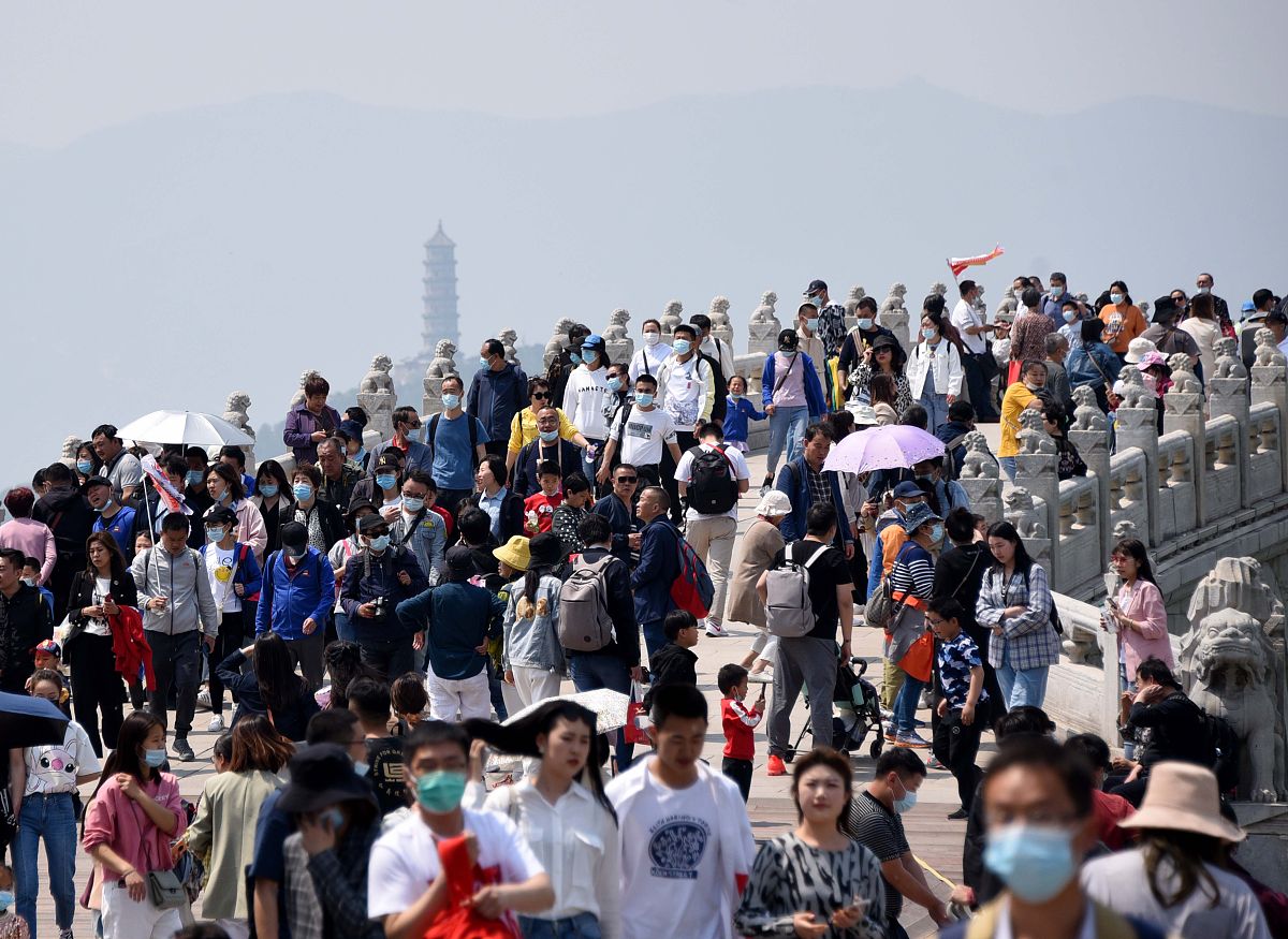 铁路两天发送90万人次出京 本市景区游客踊跃