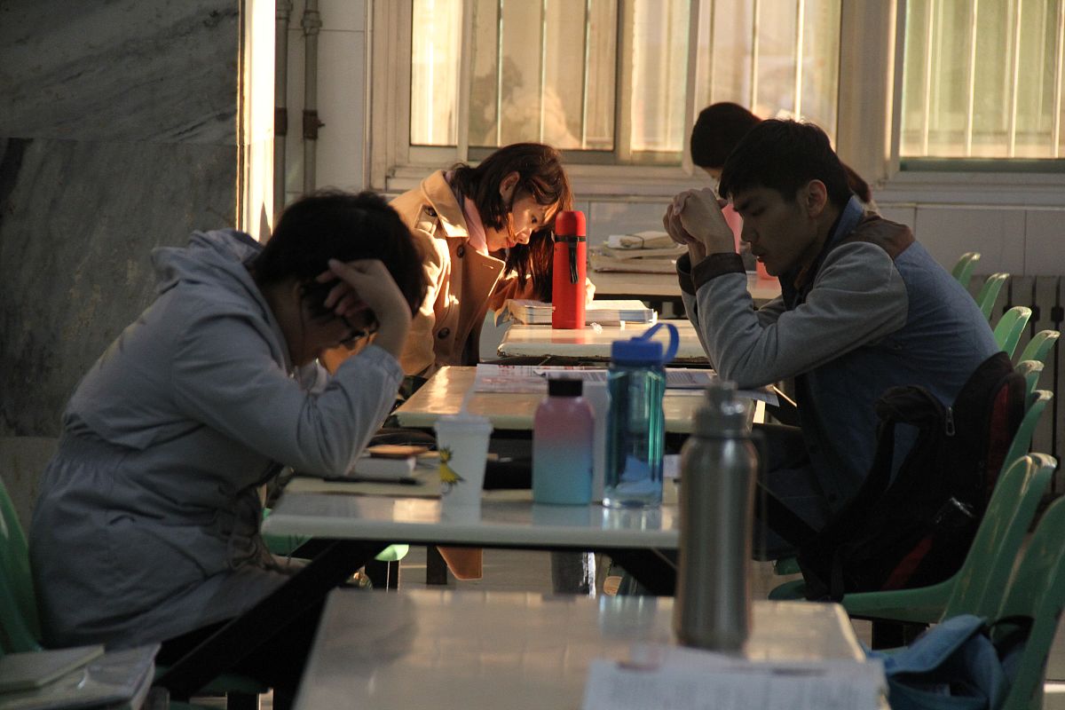 重庆商务学院好考吗？考试难度解析