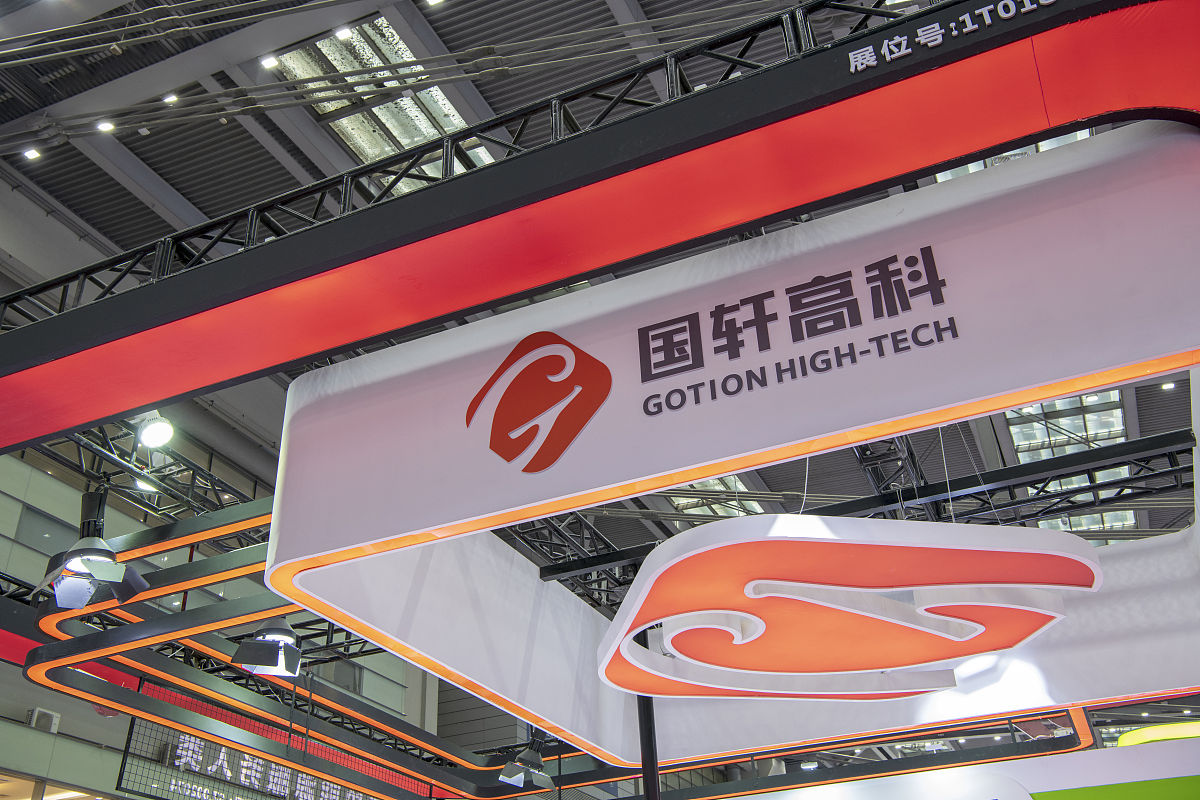 内存开销分析：页内碎片和页表带来的额外消耗