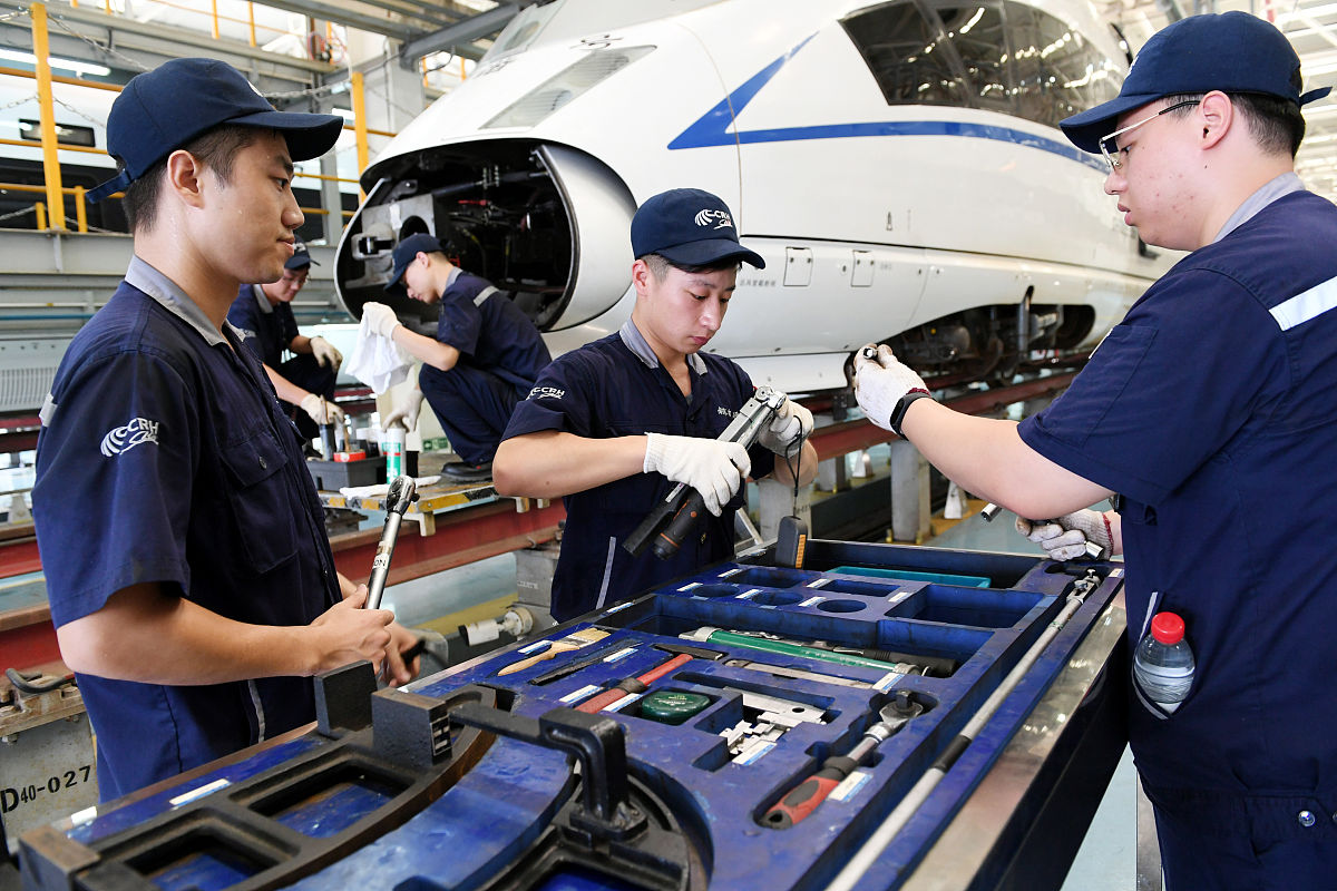 遵义高铁学校的专业有特色吗