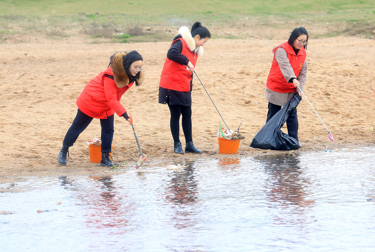 我是东莞市小学六年级的学生我想要写一篇600字左右的故事主题是爱河护河保护东江