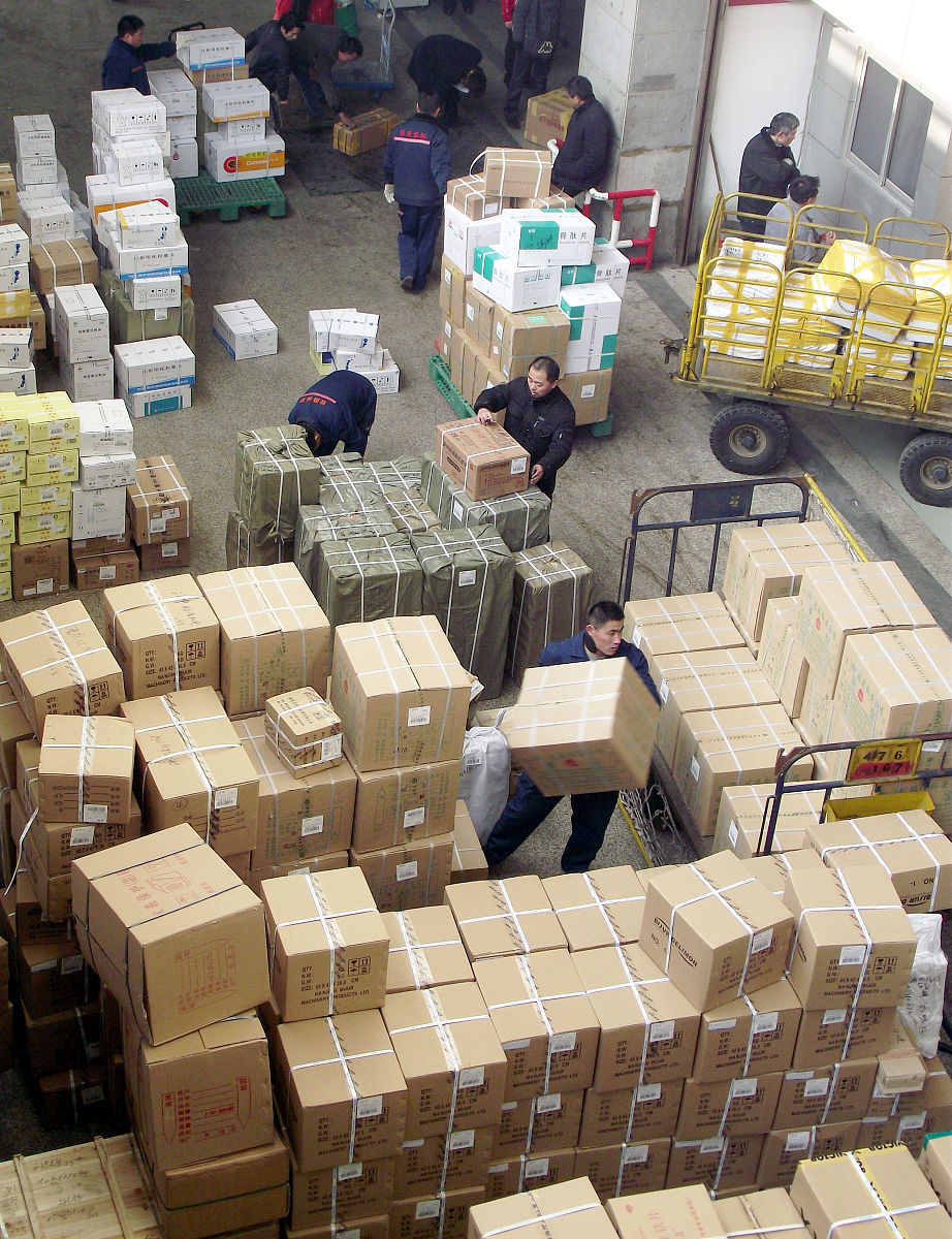 初中毕业生适合学铁道运输专业吗？就业前景、学习难度解析