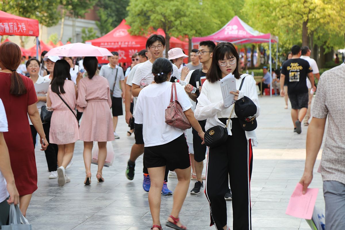 贵定师范学校工艺美术专业怎么样？优势、不足和发展前景