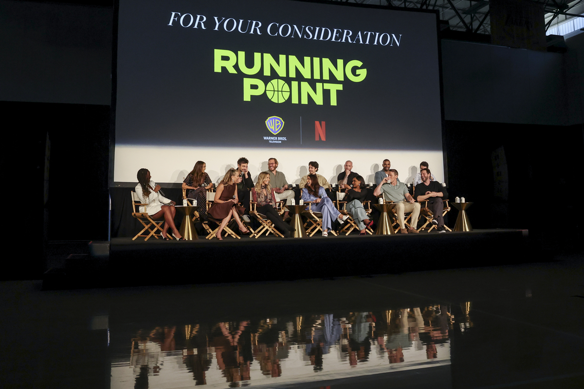 你是活动承办单位【学生社团管理中心】的老师基于你收到的这封音乐会活动内容的介绍邮件做出回复并至少提3个关于活动的问题想想作为活动承办方你需要向对方了解哪些问题、摸清楚哪些情况？用英语写一封邮件