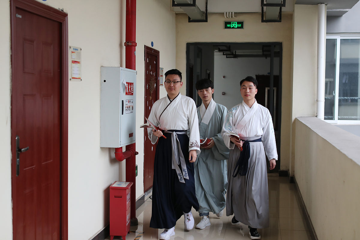 重庆中意职业技术学校招生办联系电话 - 技能培训专家