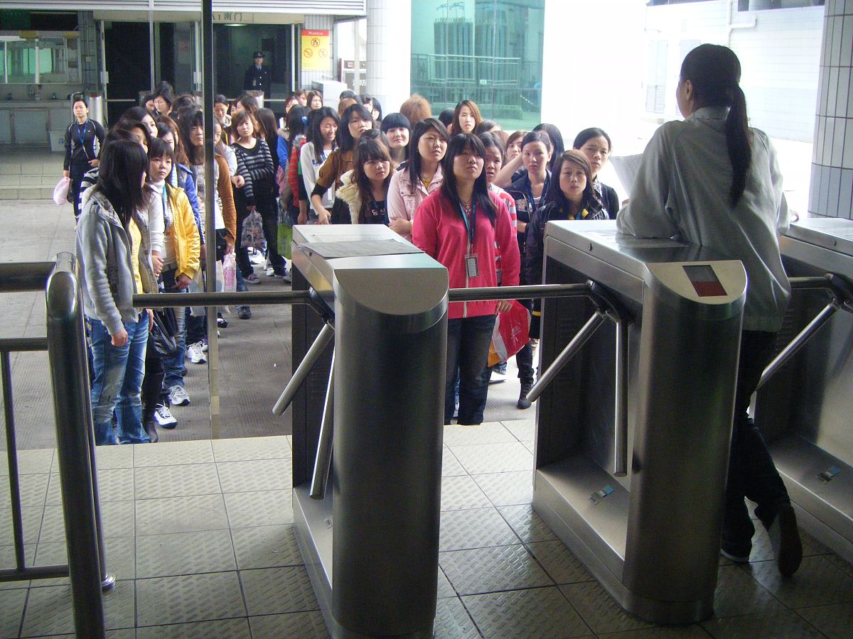 hr实习中被放假一天害怕是不是犯什么错了写一篇500字的实习日志