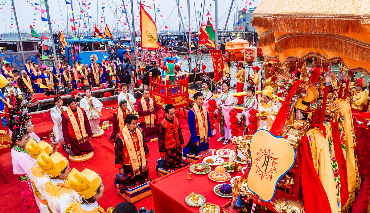 浅谈妈祖文化当代价值的论文引言大纲I 引言 A 背景介绍 B 研究目的和意义 C 论文结构II 妈祖文化的历史和传承 A 妈祖的起源和发展 B 妈祖文化的传承和发展III 妈祖文化的当代价值 A 妈祖文化的宗教和文化意义 B 妈祖文化的社会和经济价值 C 妈祖文化的旅游和文化产业价值IV 妈祖文化的当代传承和创新 A 妈祖文化的当代传承