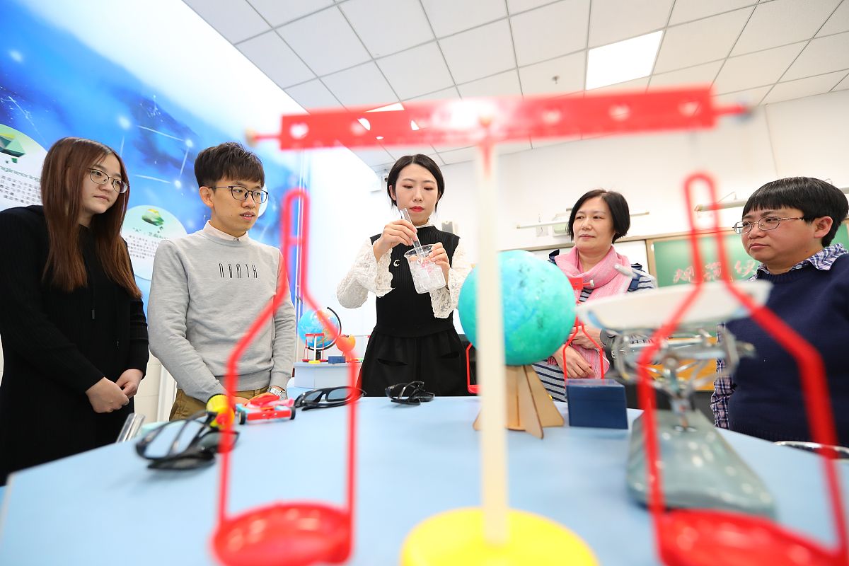 我国中小学开设的语文数学外语等课程属于什么课程回答+拓展