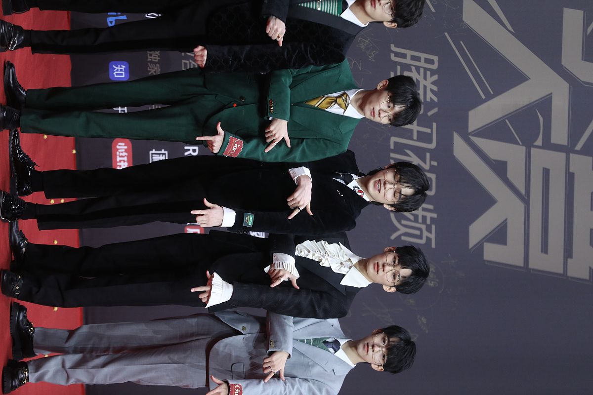 SF9：为什么被称为“少爷团”？