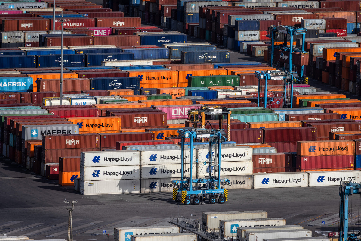 -	Products stuffed in shipping line containers and delivered by carriers to local container yard Shanghai ports andor container yard CONTRACTOR shall truck full containers on trailers from the carrier