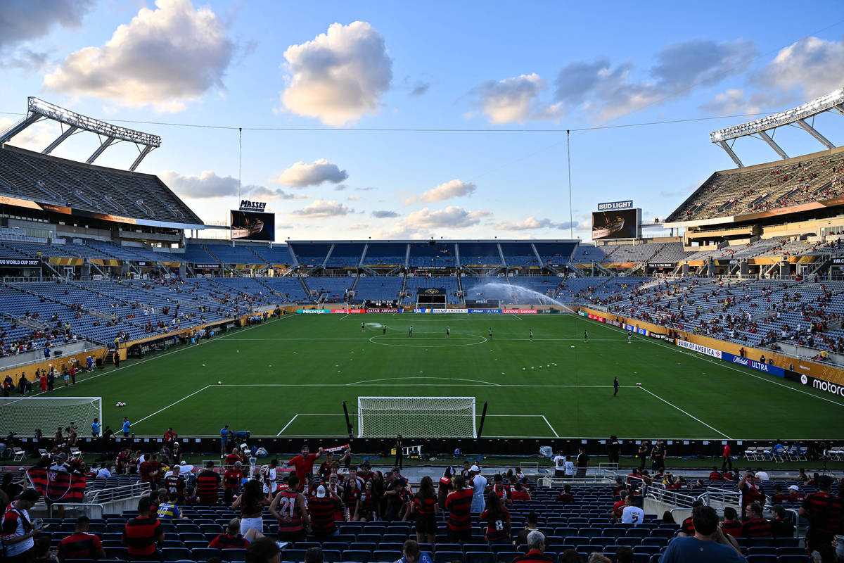 用雅思口语part2的标准回答Describe a popular place for sports