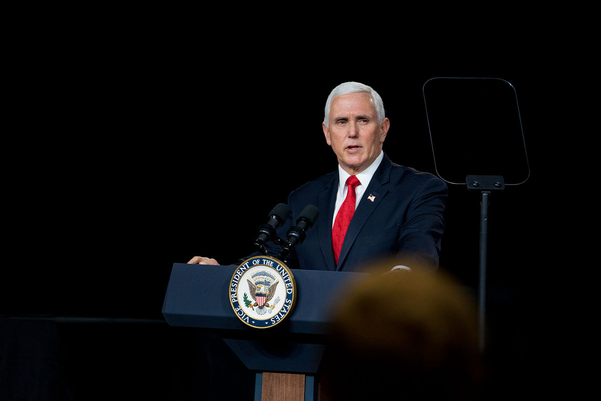 我任命你担任俄罗斯外交部发言人请就普京在演讲中读错字的问题进行危机公关