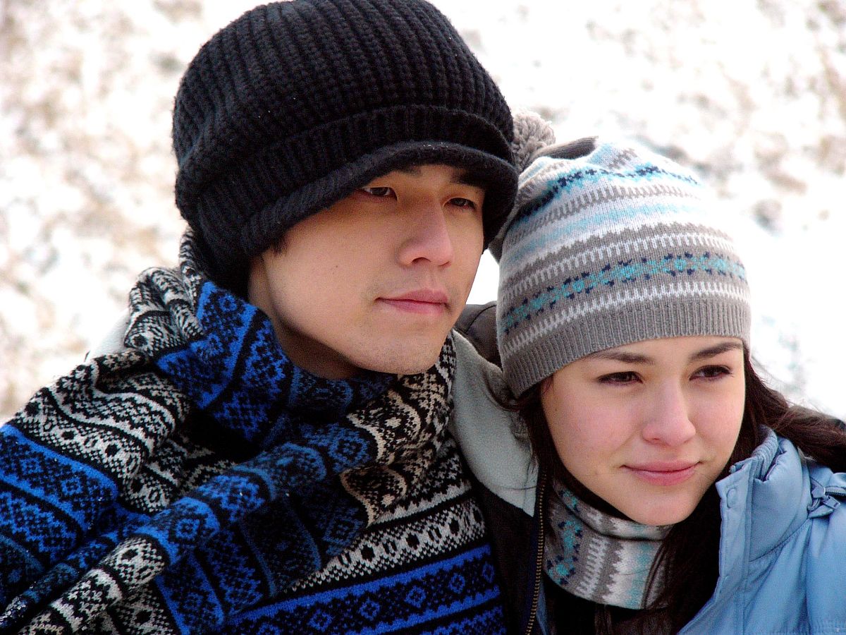 (抱歉,无法提供更大尺寸图片)2004年6月,周杰伦在新西兰为美特斯邦威