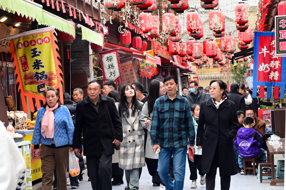 在去哪儿平台上,天水麻辣烫关键词搜索量周环比增长10倍以上