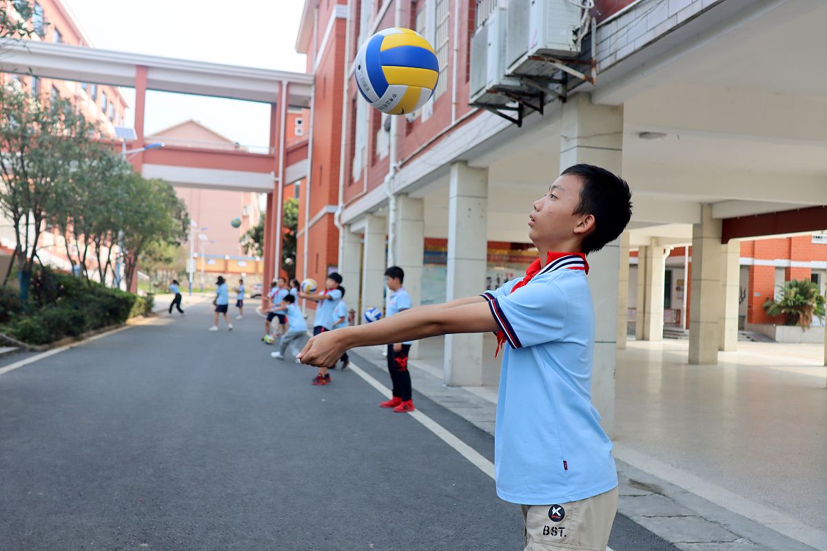 2021年9月17日,湖北宜昌夷陵区龙镇小学,孩子们大课间参加学校组织的