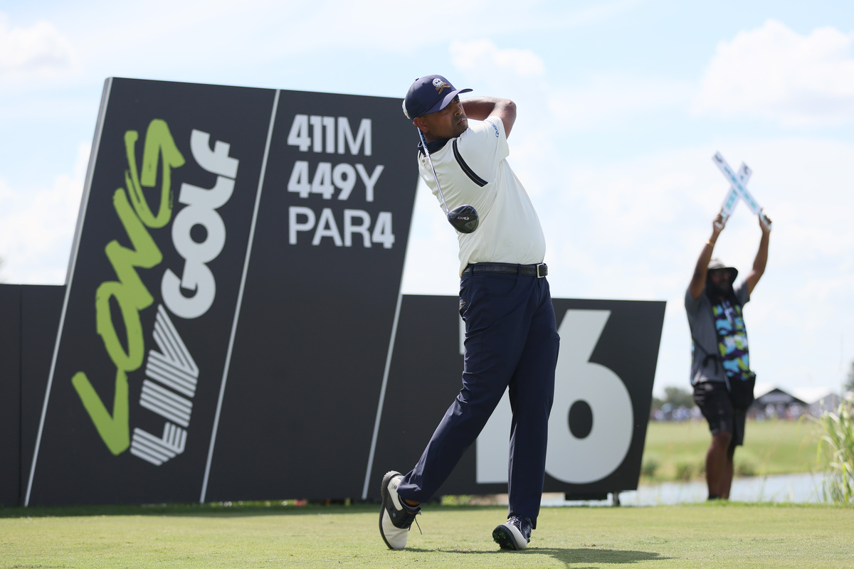 我的天啊！？！Chris Katz 毫无疑问捏击3 跑 HR 向左！？！Deacs 以 8-2 领先！