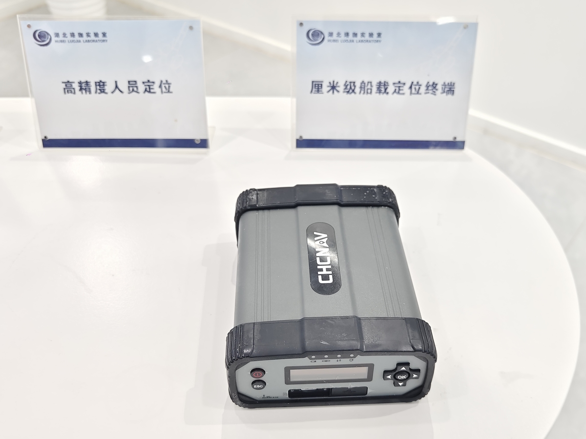 电动高尔夫球车锂电池：油管热议的超强续航、轻便设计、快速充电与智能管理