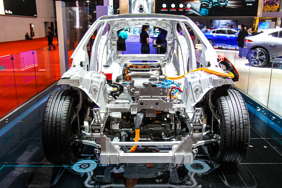 新能源汽车碰撞安全技术