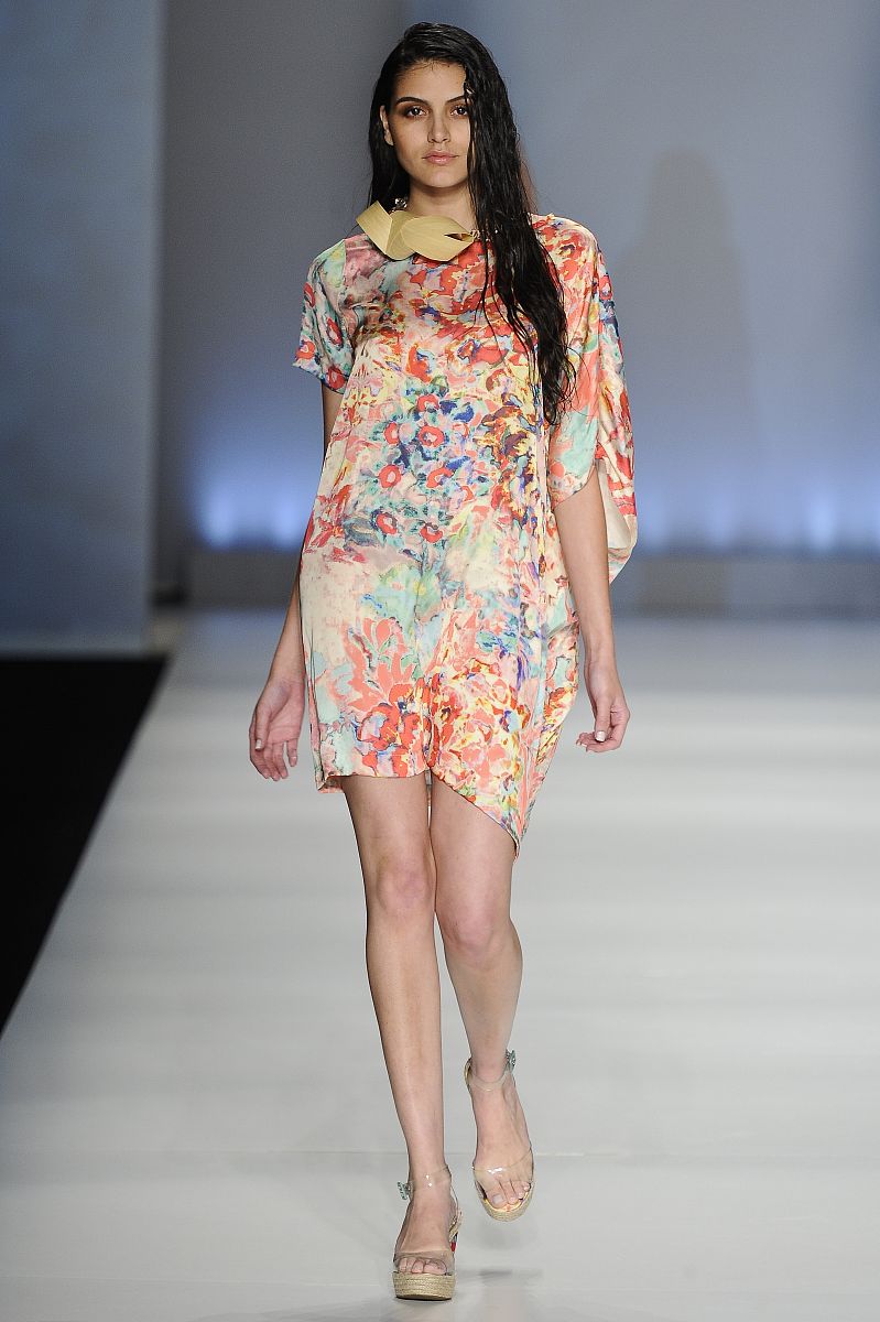 复数乘法除法公式详解：运算规则和应用示例