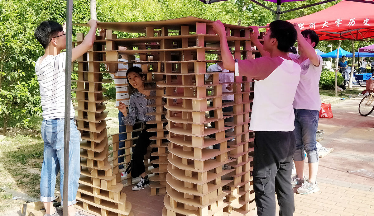 关于我与家银共成长的演讲稿要求生动感人富有活力贴合实际字数1左右