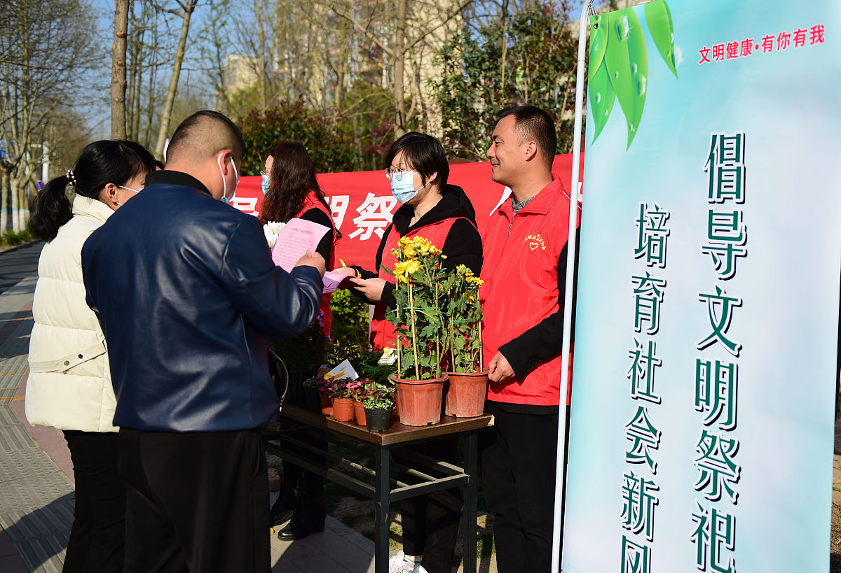 物业积极配合社区治理，获得上级肯定，街道支持不可或缺