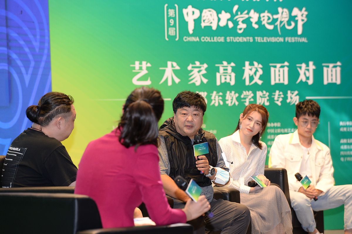 (如需下载使用,请务必署名:红星新闻 张直/视觉中国)2020年9月18日, 