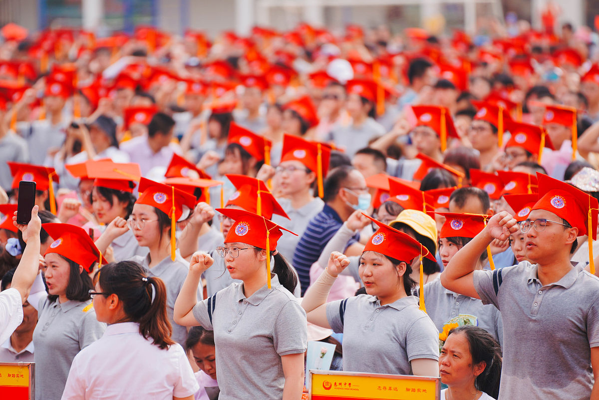 日夜不息是什么意思？词语'日夜不息'的含义与应用