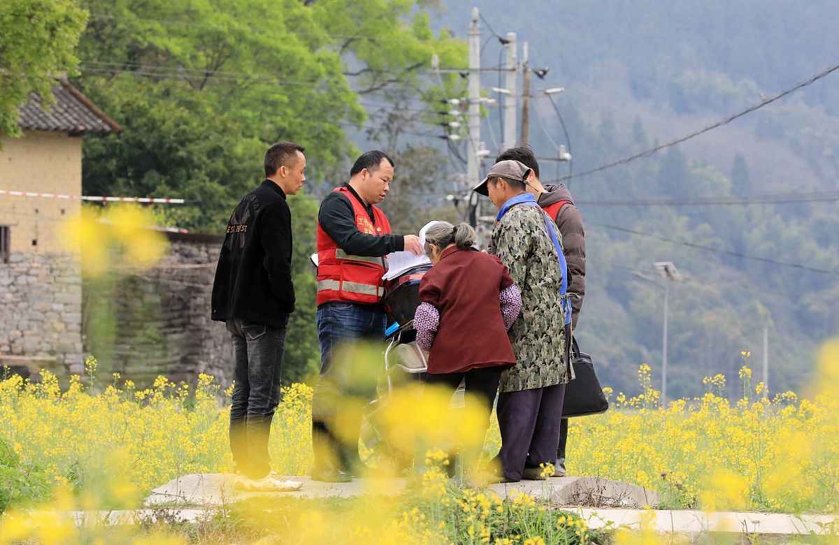 民风淳朴的家乡：温暖、善良和人情味