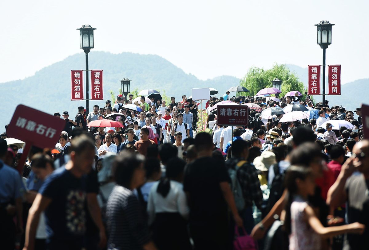 国庆节想从杭州去重庆玩怎样规划能避开交通高峰期能买到火车票
