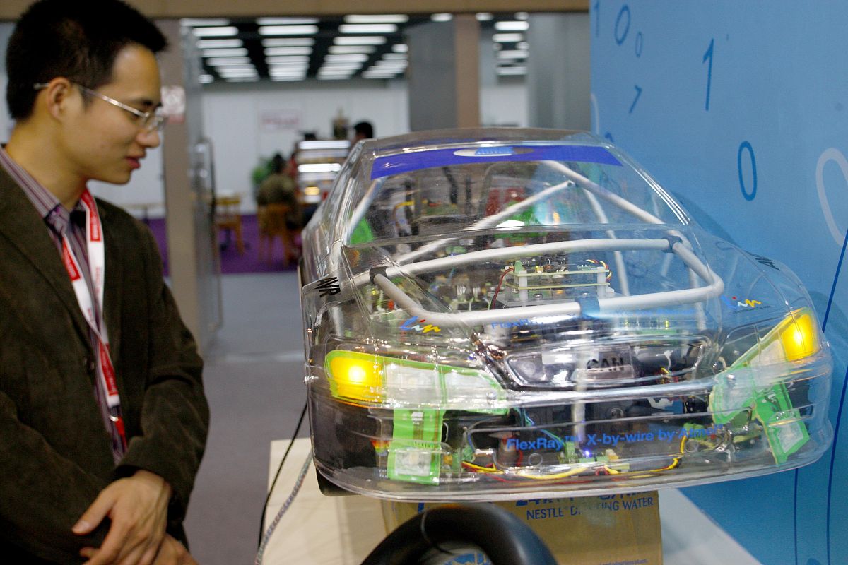 SPI通讯协议详解：原理、优势与劣势