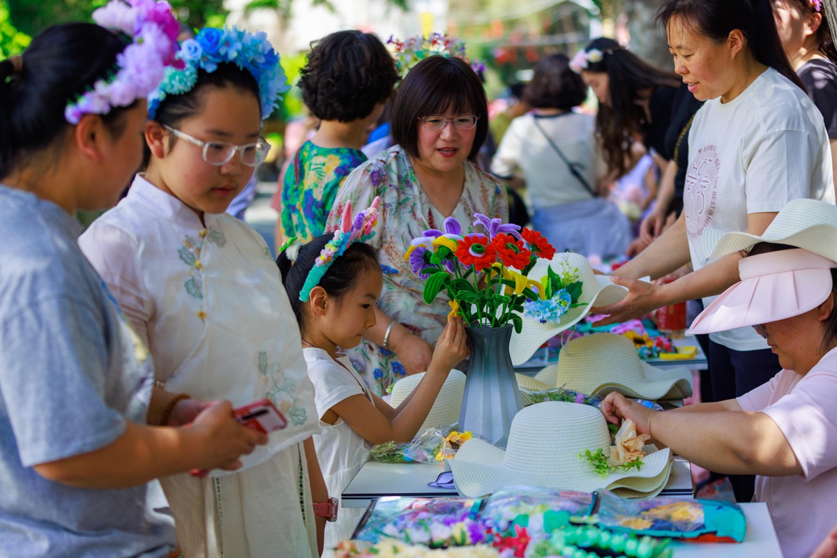 中秋游园会：传承文化，增进友谊，共享欢乐