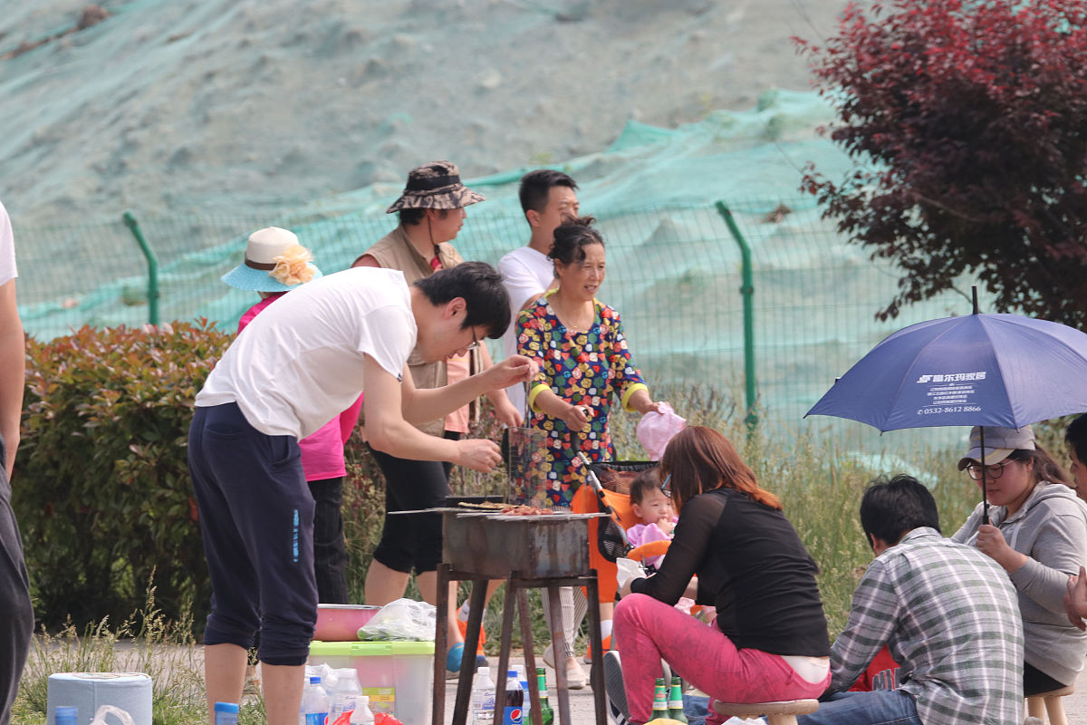 推荐一个经费300元的 部门活动