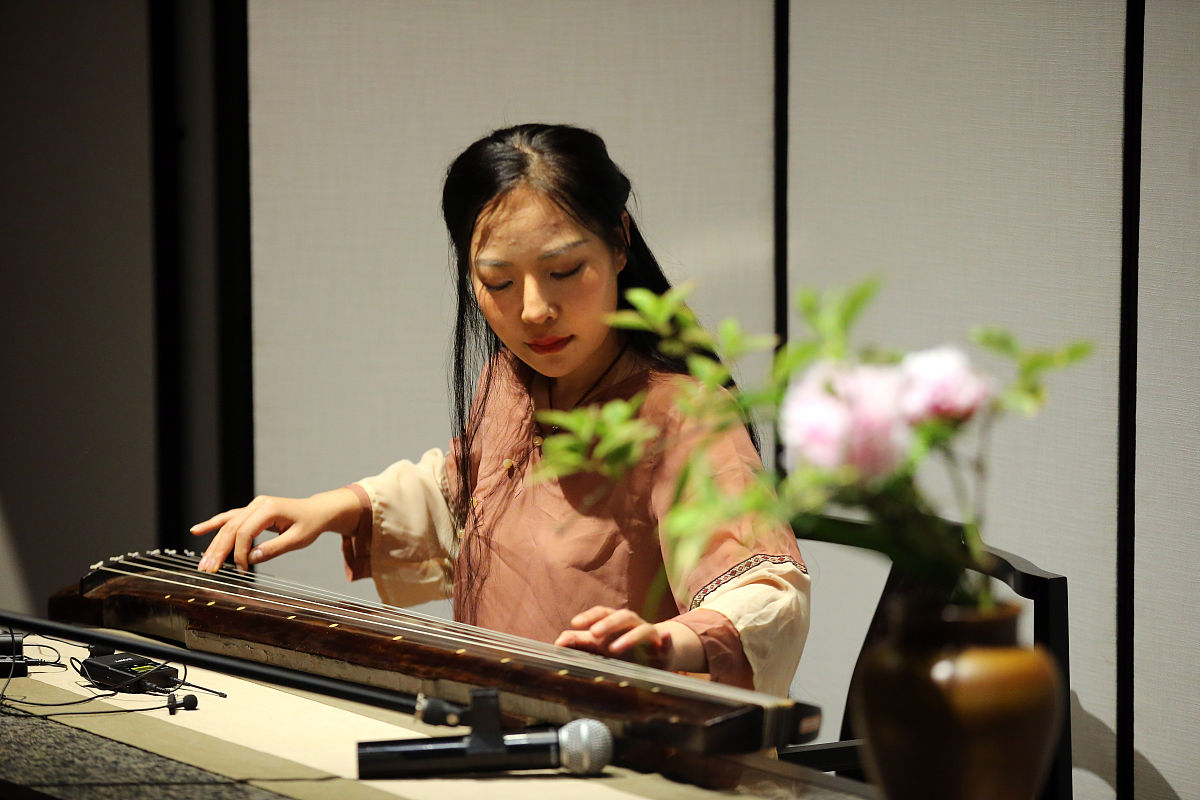 琴师与佳丽：一首木琴奏响的永恒爱情