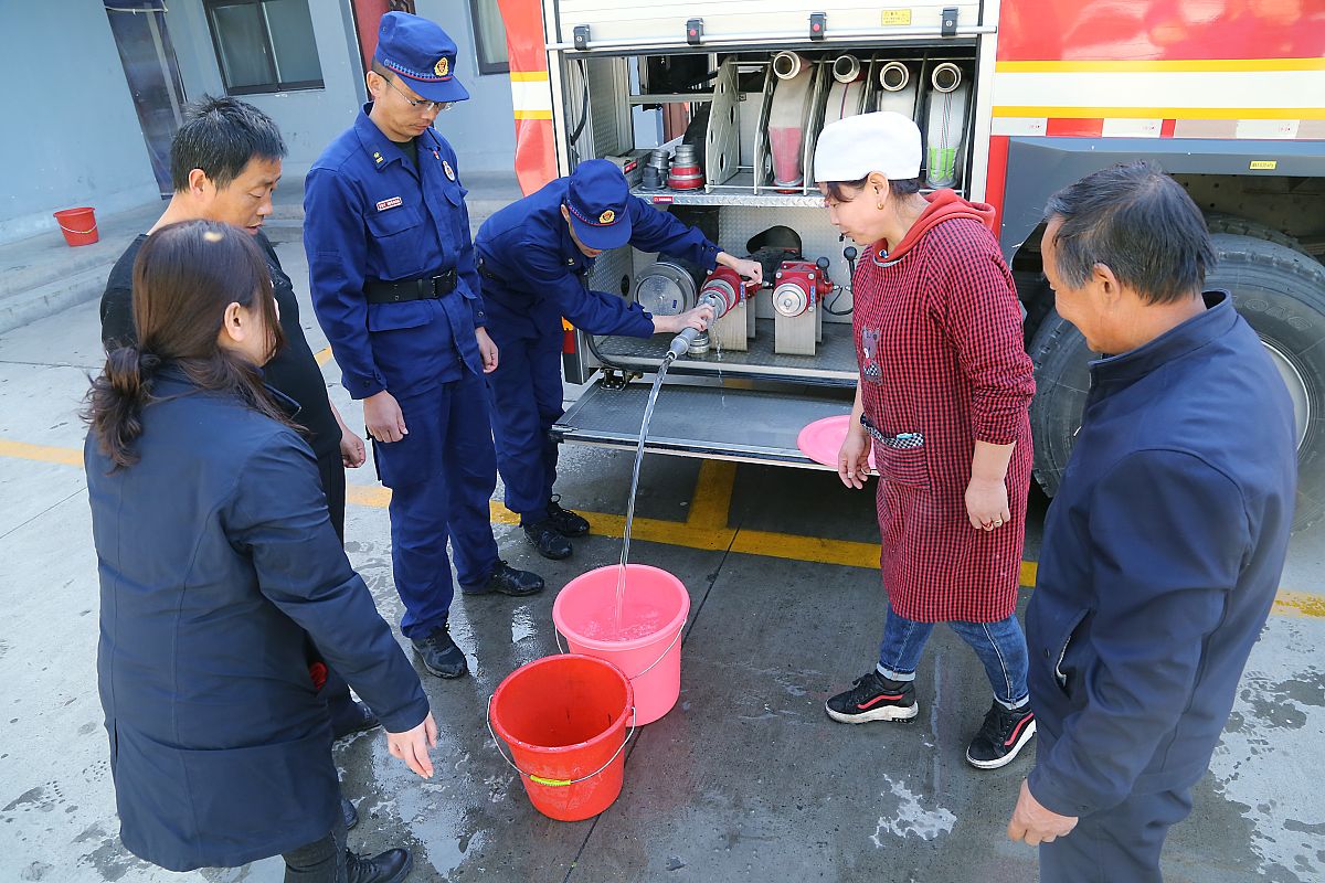 帮我补充以下内容引言部分：关于揭阳市监委留置中心供水检查情况说明为切实保障用户的饮水安全揭阳粤海水务有限公司于2023年4月24日组织技术部、工程部、水质监测中心对揭阳市监委留置中心供水情况进行全面检查。现场检查情况如下一、供水基本情况揭阳市监委留置中心所在区域属于揭阳市第二水厂供水范围供水水源为新西河水库原水水质满足《地表水环境质量标准》GB3838-2002Ⅲ类标准限值原水经第二水厂处理后通过