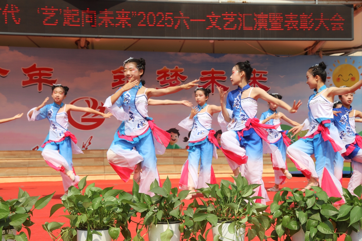 交城县职业高中社火文化与艺术(舞蹈方向)专业介绍 - 培养舞蹈艺术人才